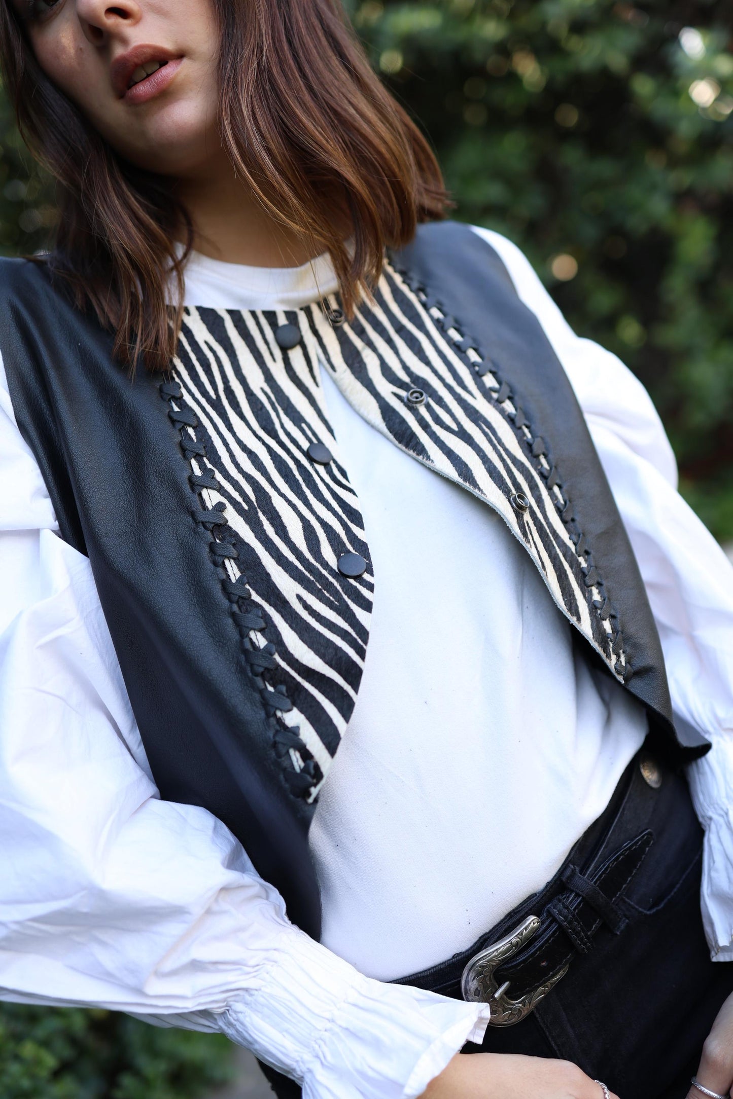 Top Cuero Antonia color Zebra detalle - Paula Márquez