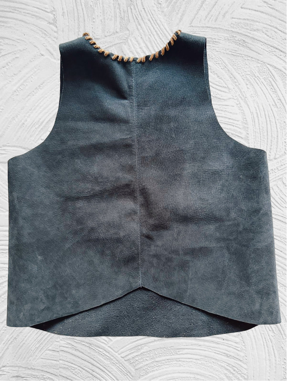 Top Cuero Isidora color Negro/camel detalle - Paula Márquez