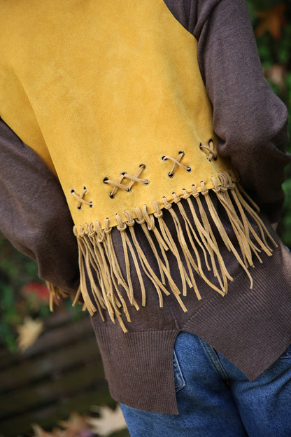 Gilet Olivia de gamuza color amarillo detalle - Paula Márquez