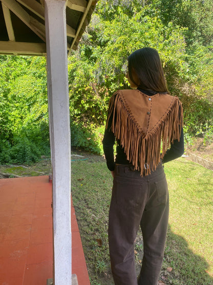 Capa de cuero Federica color Camel detalle - Paula Márquez