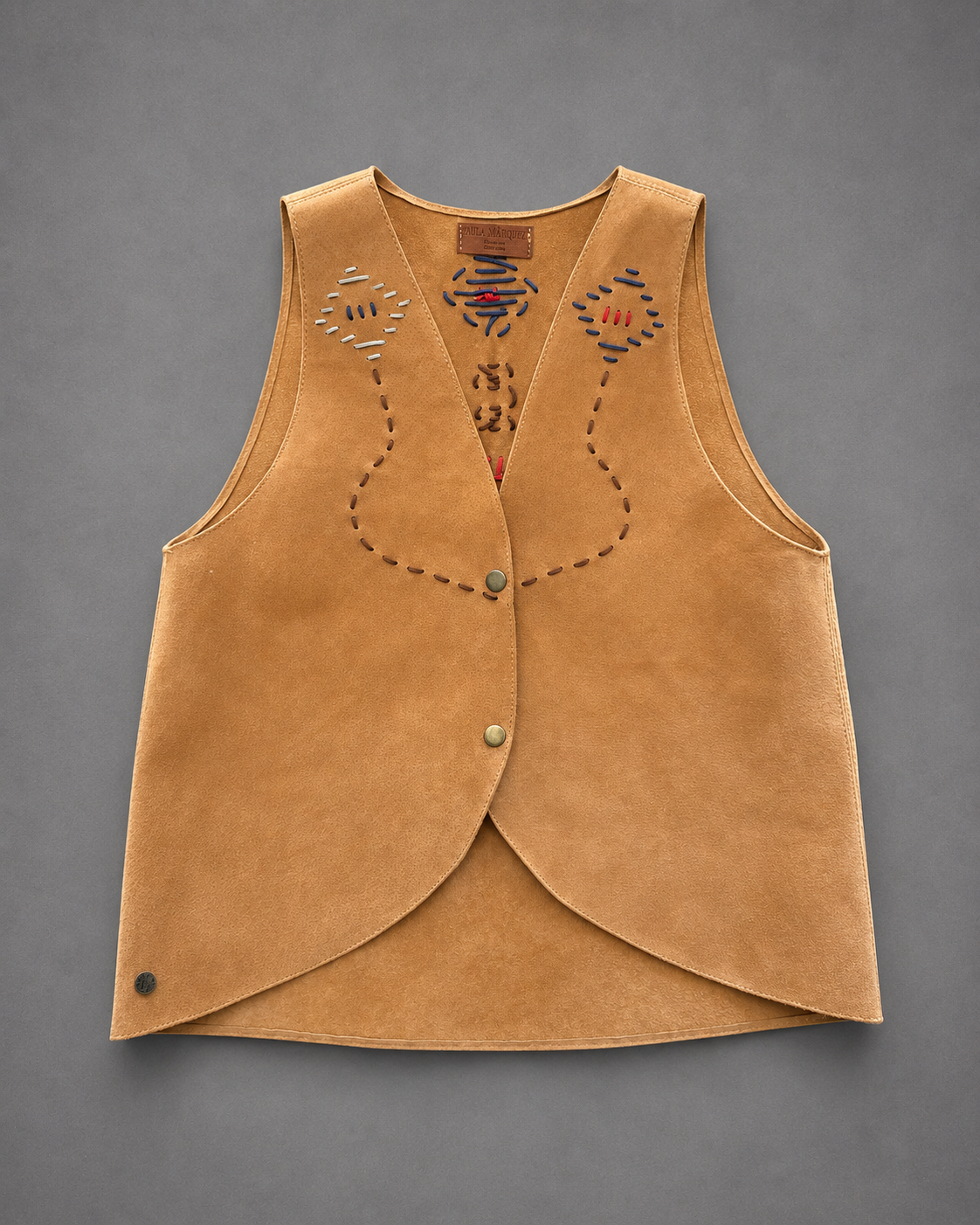 Chaqueta de cuero sin mangas camel Pipa detalle - Paula Márquez