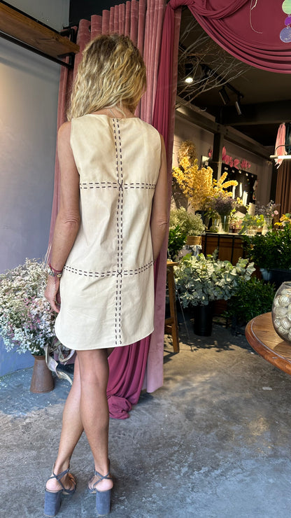 Vestido Sofía color Beige detalle - Paula Márquez