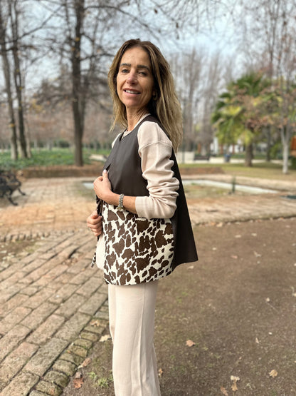 Chaqueta de cuero sin mangas café Valentina detalle - Paula Márquez