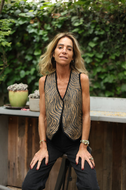 Gilet Prints de cuero color zebra - Paula Márquez