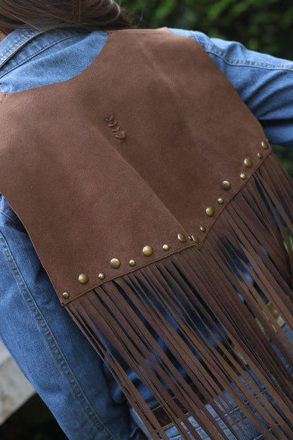 Capa de cuero Western color Chocolate detalle - Paula Márquez