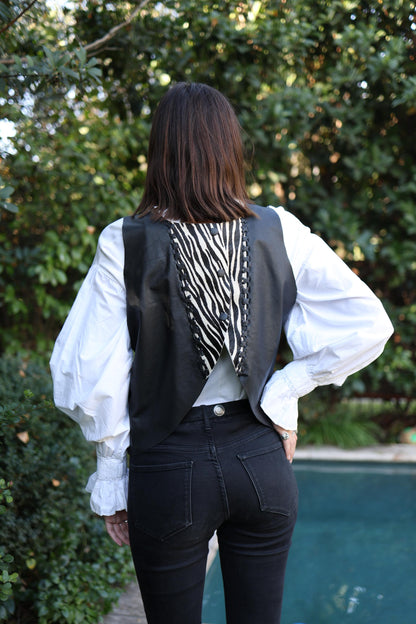 Top Cuero Antonia color Zebra detalle - Paula Márquez