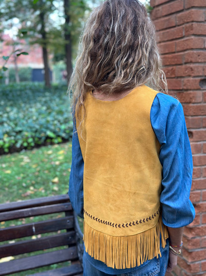 Top Gamuza Eloisa color amarillo detalle - Paula Márquez