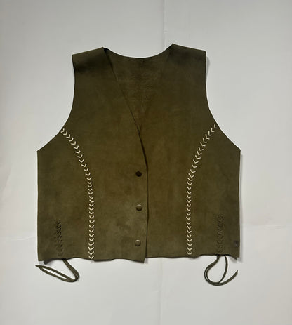 Gilet Sofía de cuero color verde detalle - Paula Márquez