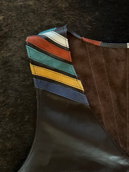 Gilet Julia de cuero color café detalle - Paula Márquez