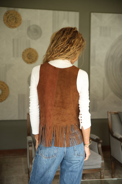 Top Gamuza Eloisa color café detalle - Paula Márquez