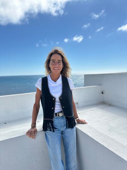 Gilet Juanita de cuero color azul detalle - Paula Márquez