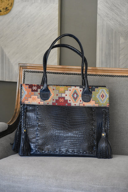 Cartera Aurora de cuero color azul detalle - Paula Márquez
