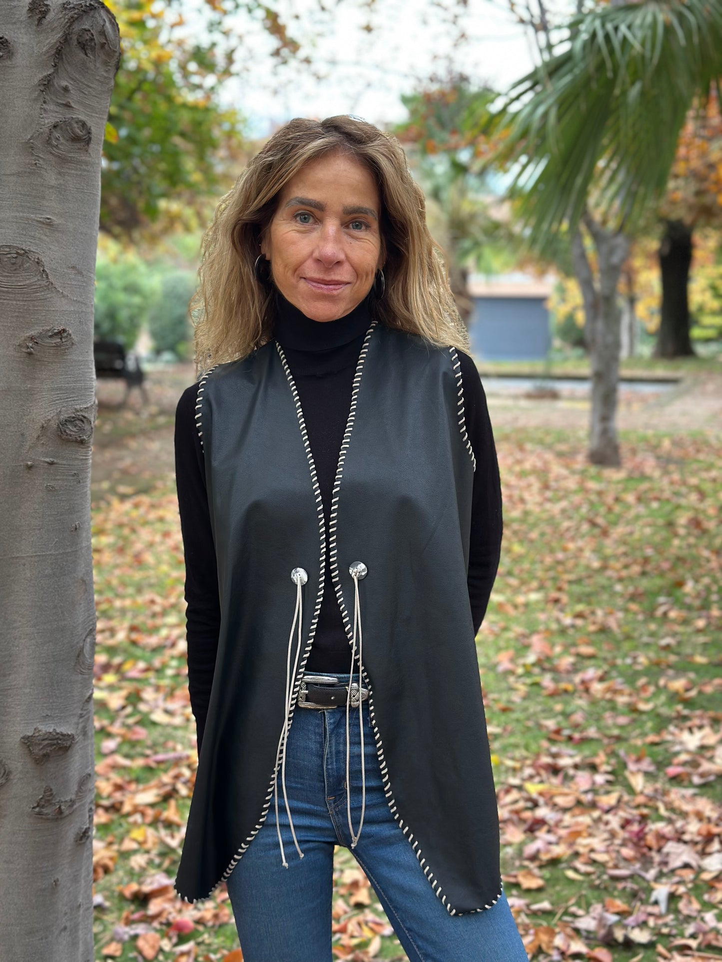 Chaqueta tipo Camper cuero negro cuero snake Berni 110
