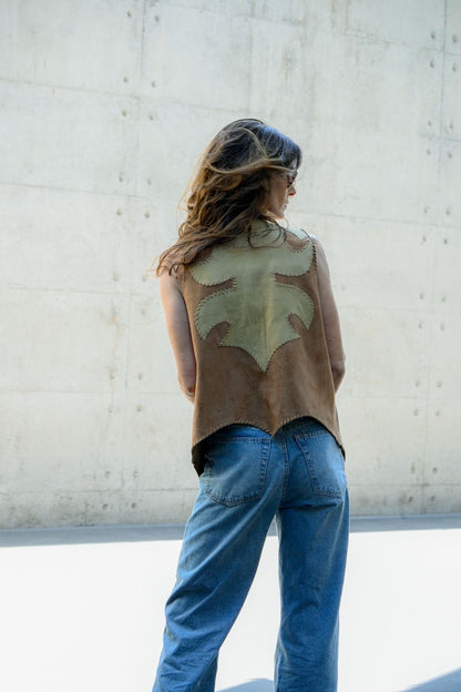Chaqueta de cuero sin mangas camel Western detalle - Paula Márquez