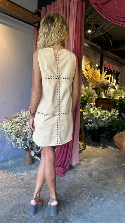 Vestido Sofía color Beige detalle - Paula Márquez