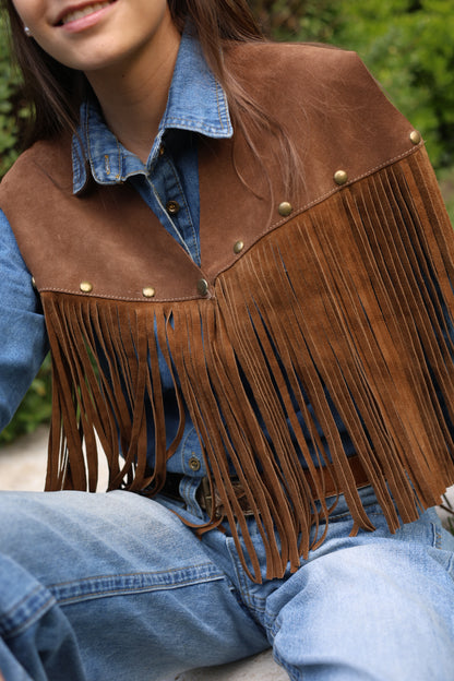 Capa de cuero Western color Tabaco detalle - Paula Márquez