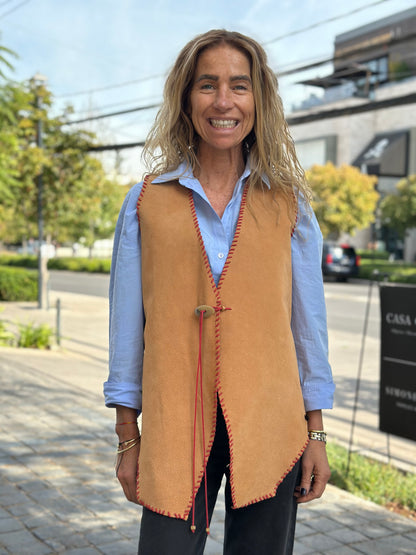 Chaqueta de cuero sin mangas camel Berni - Paula Márquez
