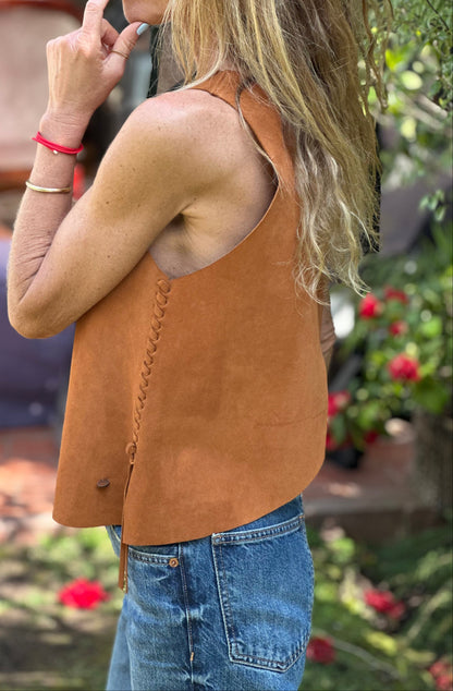 Top cuero Camila color Camel detalle - Paula Márquez