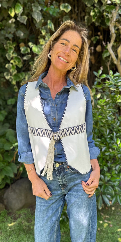 Gilet Jacinta de cuero color blanco - Paula Márquez