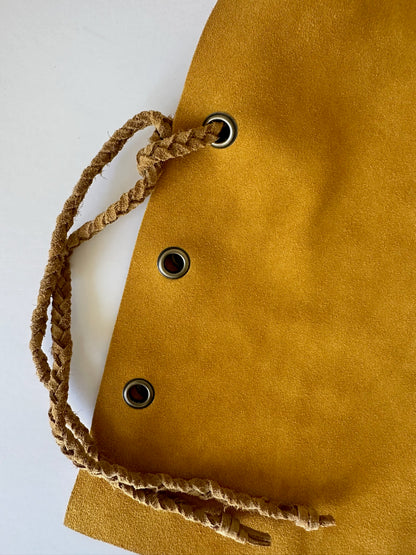 Top Gamuza Julieta color amarillo detalle - Paula Márquez