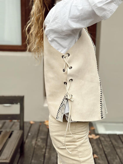 Top cuero Erica color Blanco detalle - Paula Márquez