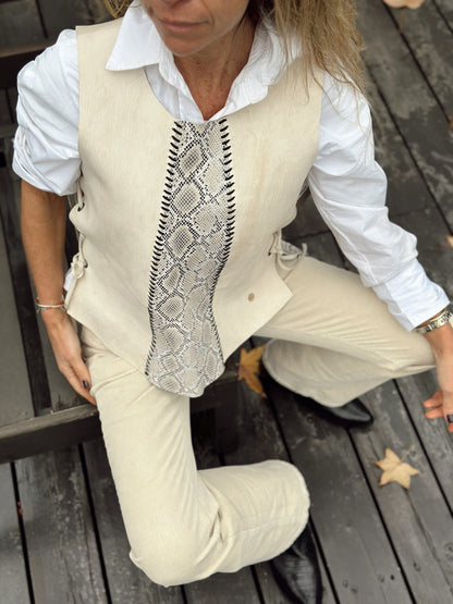 Top cuero Erica color Blanco detalle - Paula Márquez