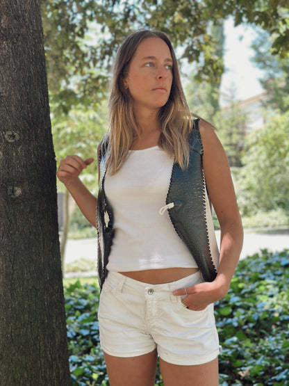 Gilet Francisca de cuero color blanco detalle - Paula Márquez